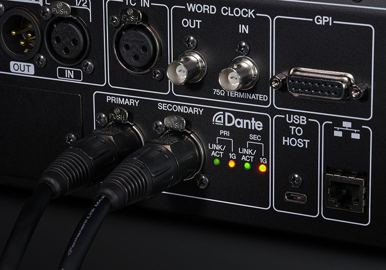 Yamaha Digital Mixing Console DM7: 用于高通道數(shù)和靈活連接的 Dante 接口