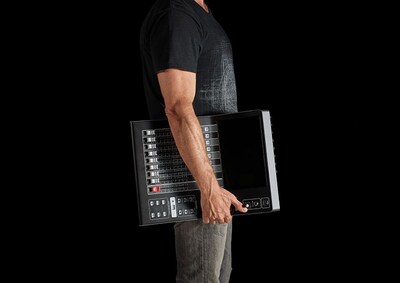 Yamaha Digital Mixing Console DM3: 結(jié)構(gòu)輕巧，便捷性強(qiáng)